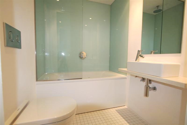 Abito, Clippers Quay Salford M50